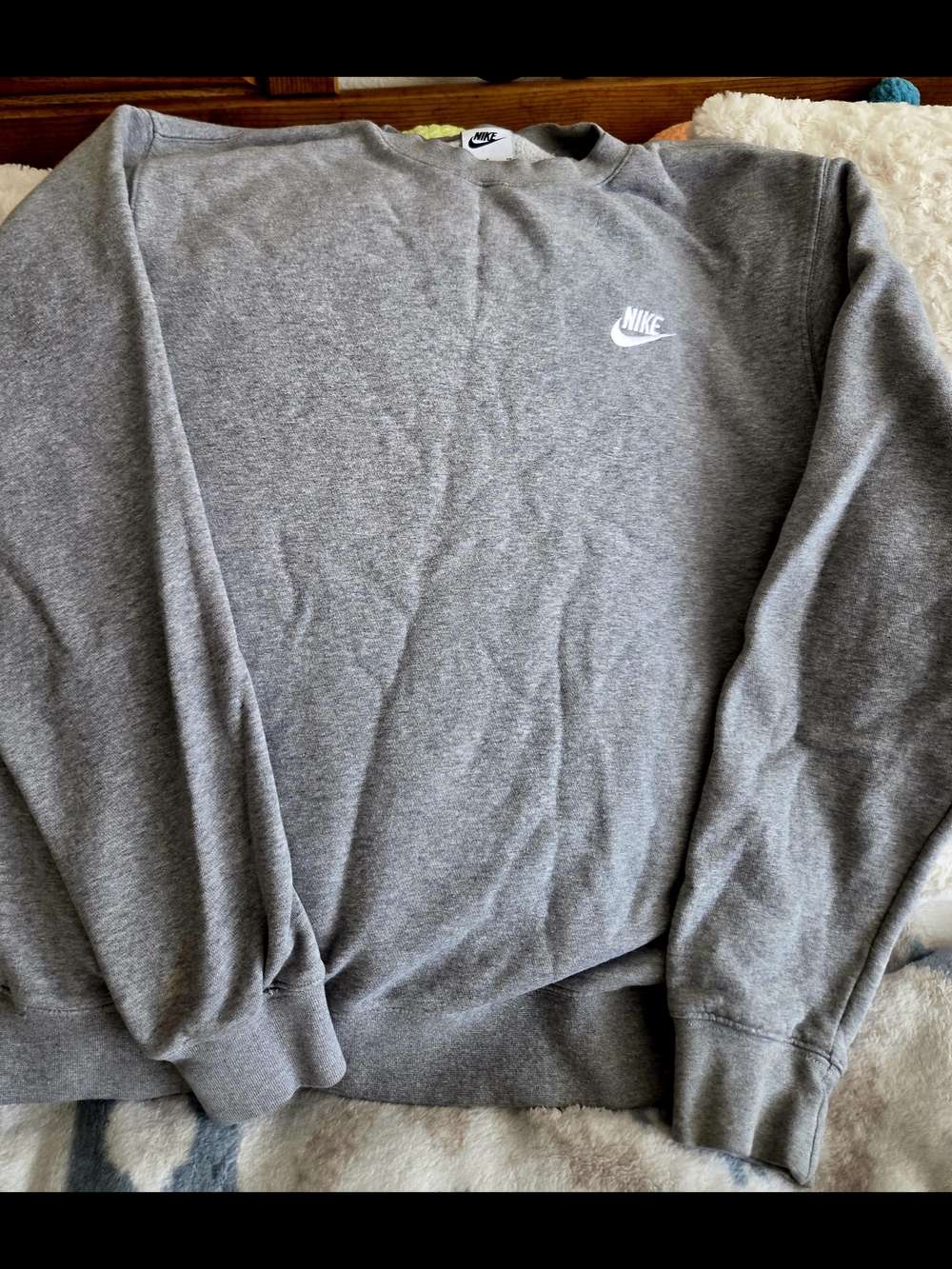 Nike Men’s Heather Gray Crewneck Sweatshirt with White Swoosh